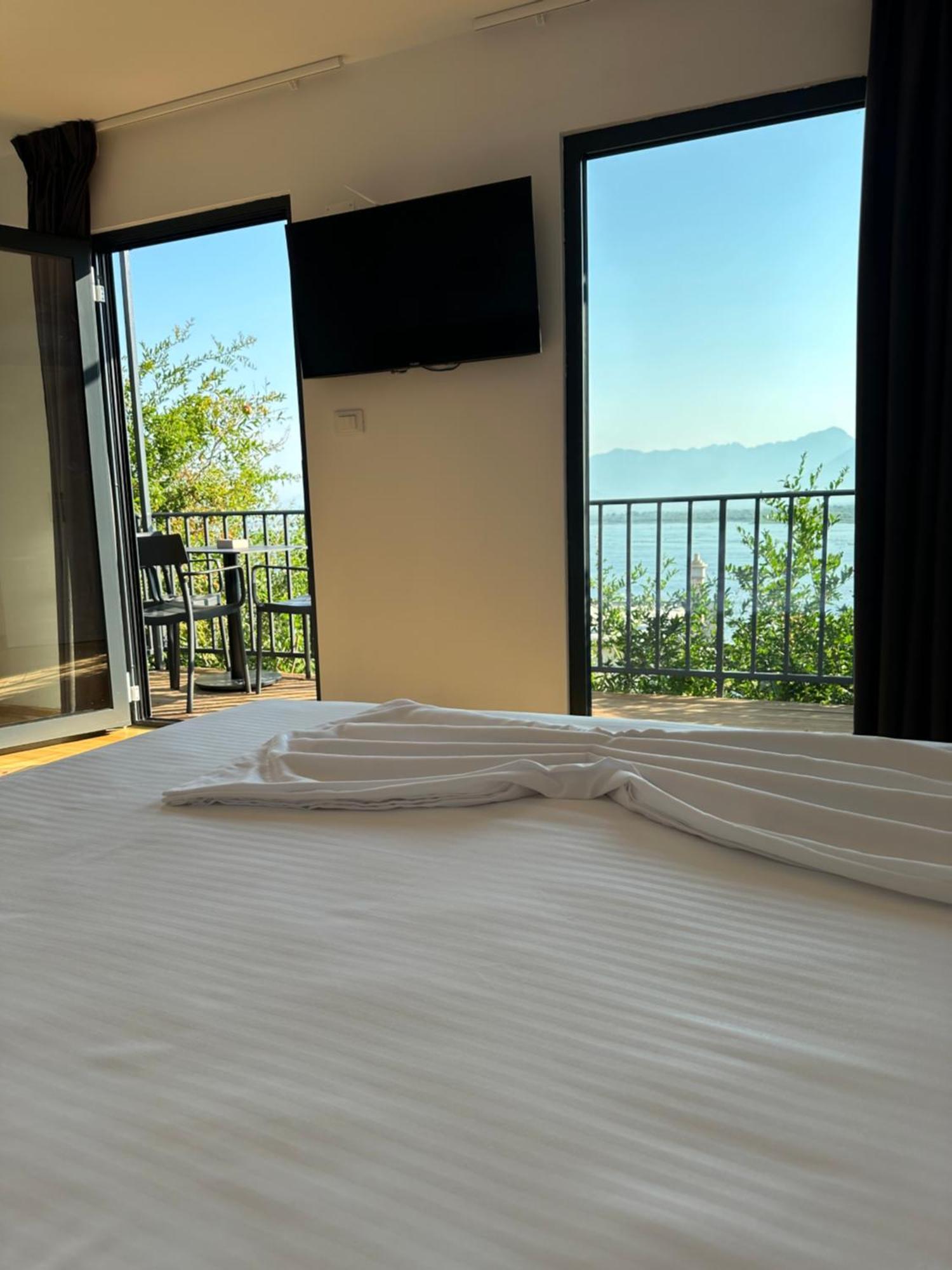 Lake Escape Villa Shiroke Shkodër Buitenkant foto